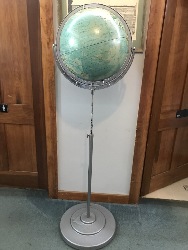 569984