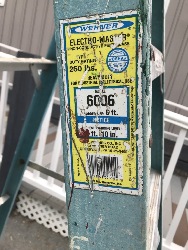 570102