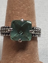 570321