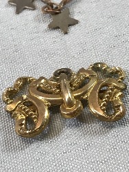 570667
