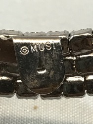 570671