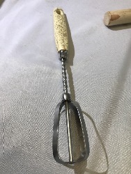 570753