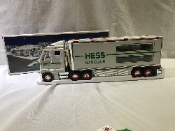 570898