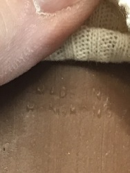 571093