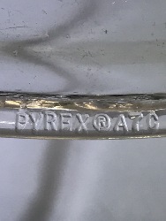 571136
