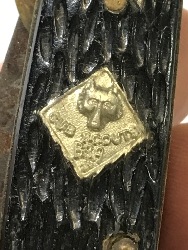 571162
