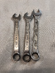 571261