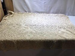 571320