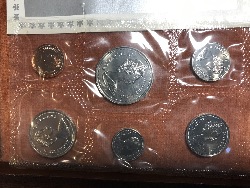 571673