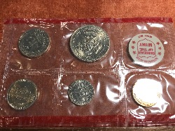 571700