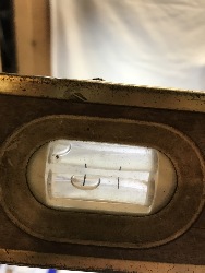571749