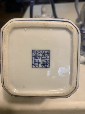561280