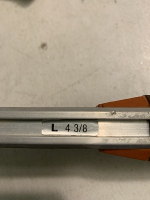 563108