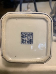 561280